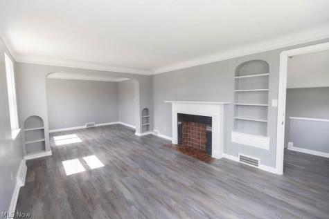 3596 Warren Road Cleveland OH 44111