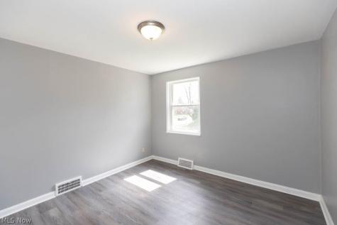 3596 Warren Road Cleveland OH 44111