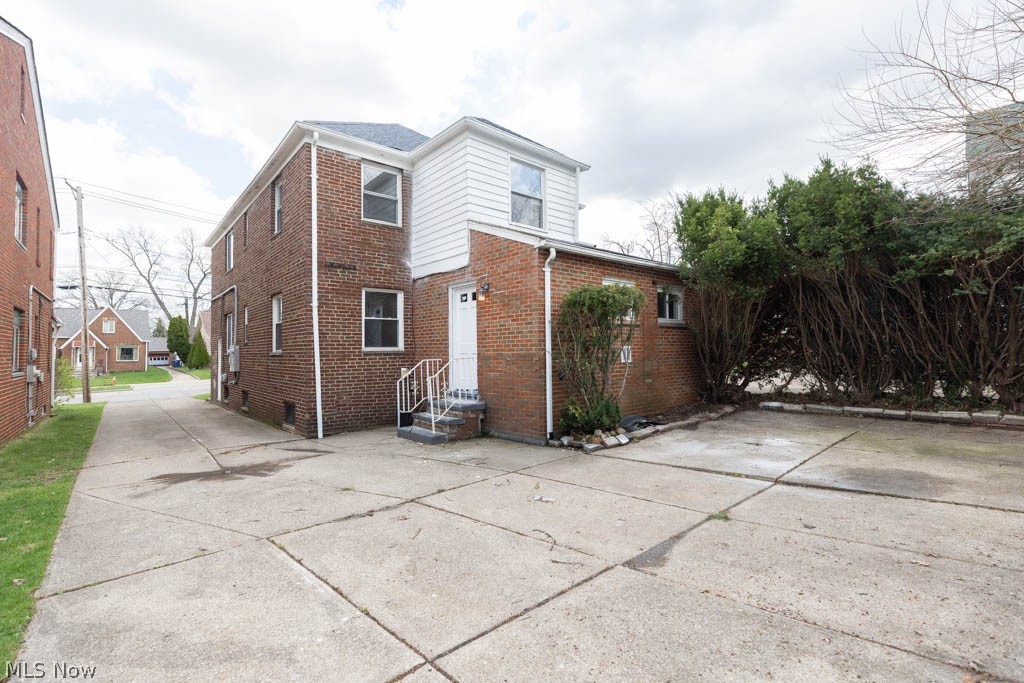 3596 Warren Road Cleveland OH 44111