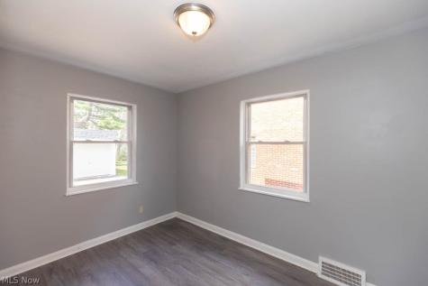 3596 Warren Road Cleveland OH 44111