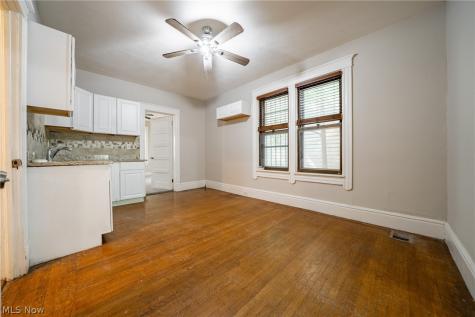 2250 E 86th Street Cleveland OH 44106