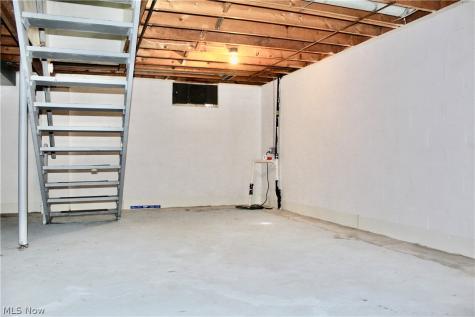 1645 California Avenue Louisville OH 44641