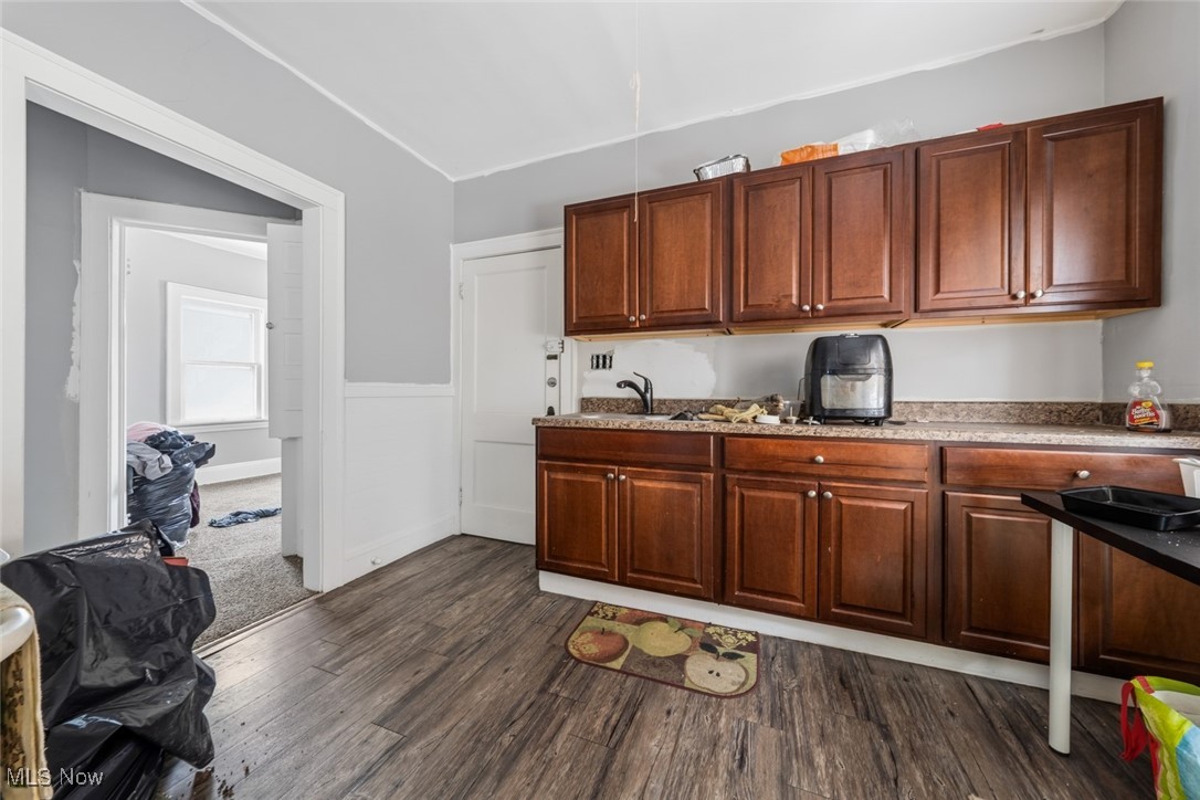 14401 Westropp Avenue Cleveland OH 44110
