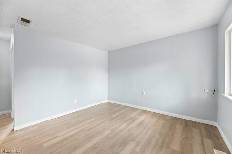 2045-2047 20th Street SW Akron OH 44314