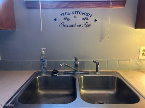 61 Leicester Drive Akron OH 44319