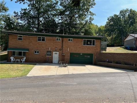 61 Leicester Drive Akron OH 44319