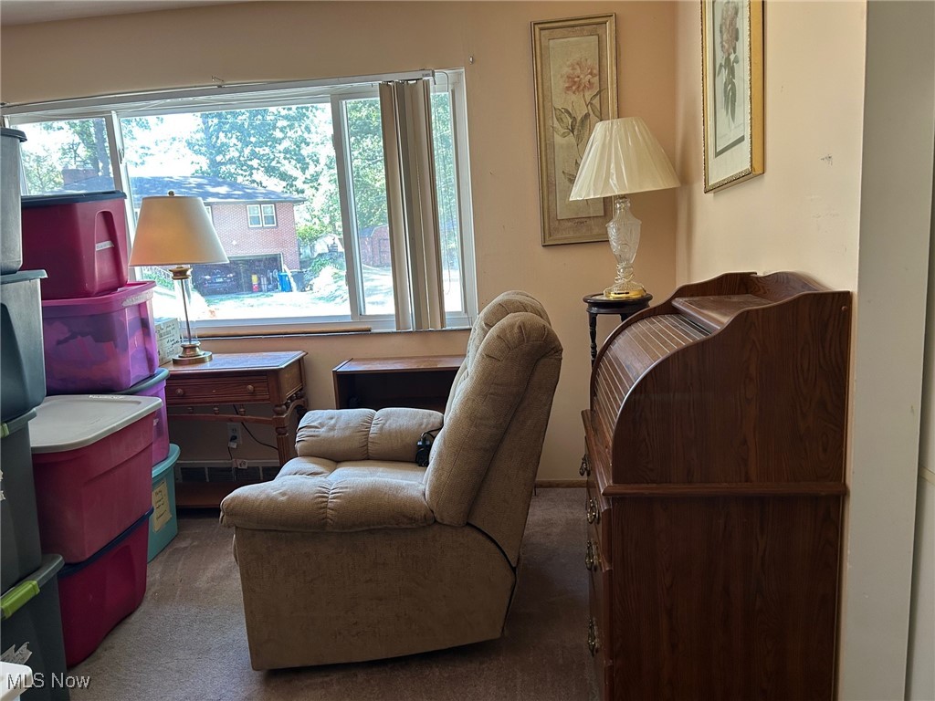 61 Leicester Drive Akron OH 44319