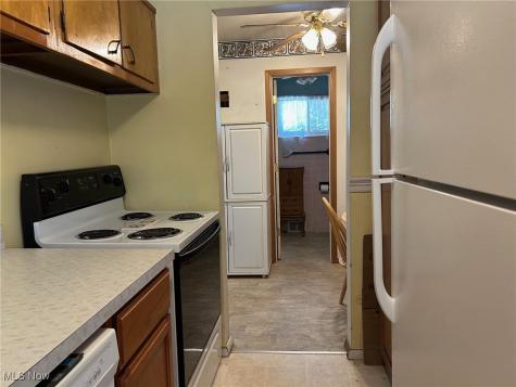 61 Leicester Drive Akron OH 44319