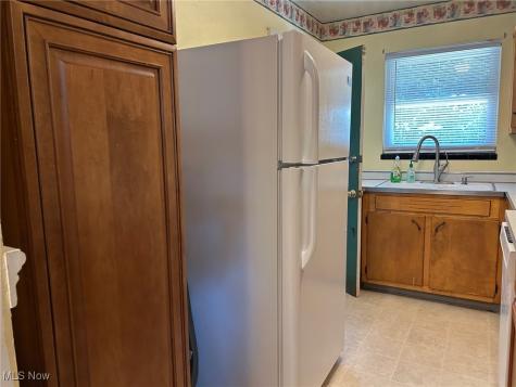 61 Leicester Drive Akron OH 44319