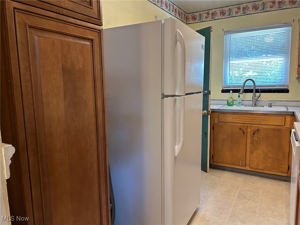 61 Leicester Drive Akron OH 44319