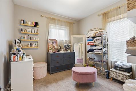 2095 Chesterland Avenue Lakewood OH 44107