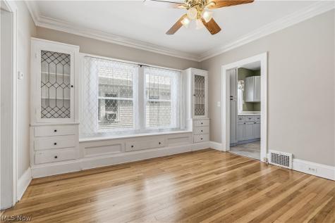 2095 Chesterland Avenue Lakewood OH 44107