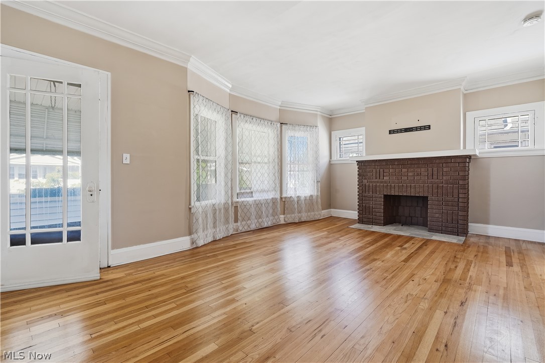 2095 Chesterland Avenue Lakewood OH 44107