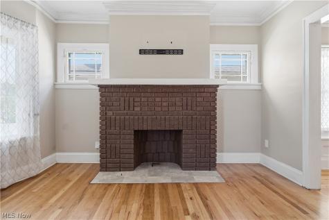 2095 Chesterland Avenue Lakewood OH 44107