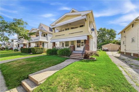 2095 Chesterland Avenue Lakewood OH 44107