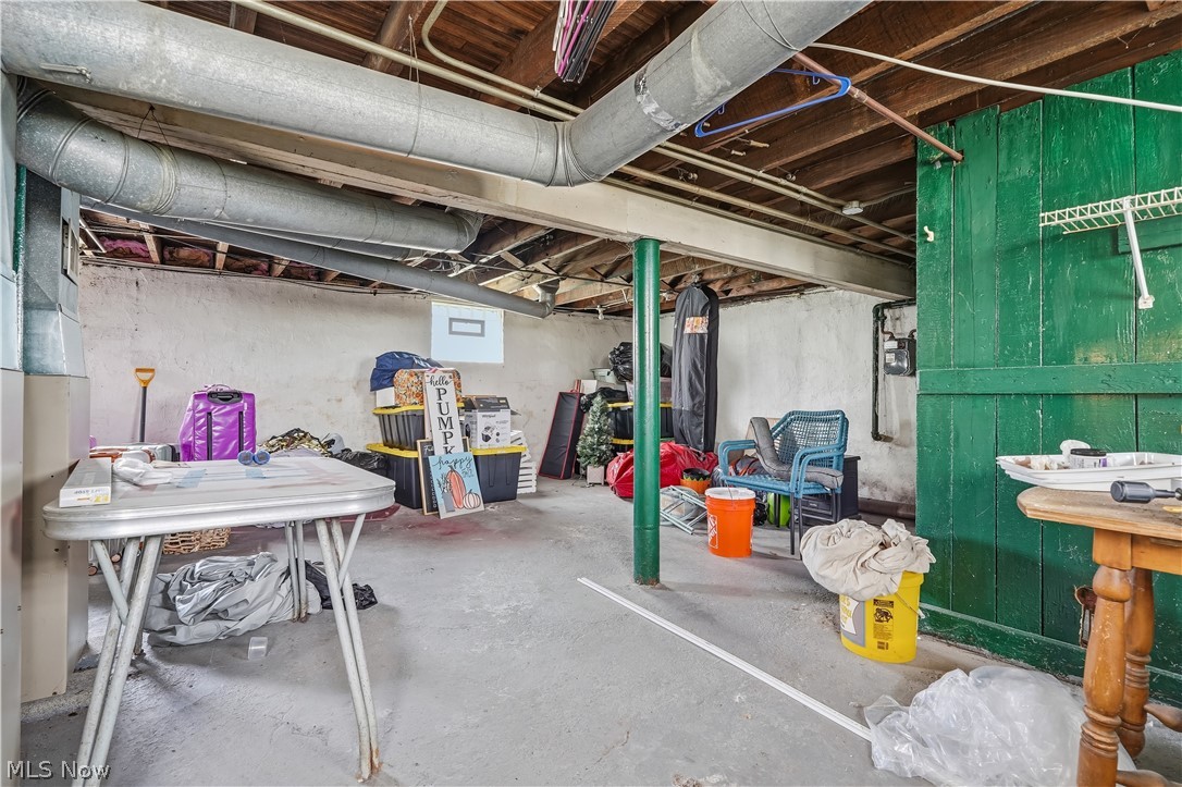 2095 Chesterland Avenue Lakewood OH 44107