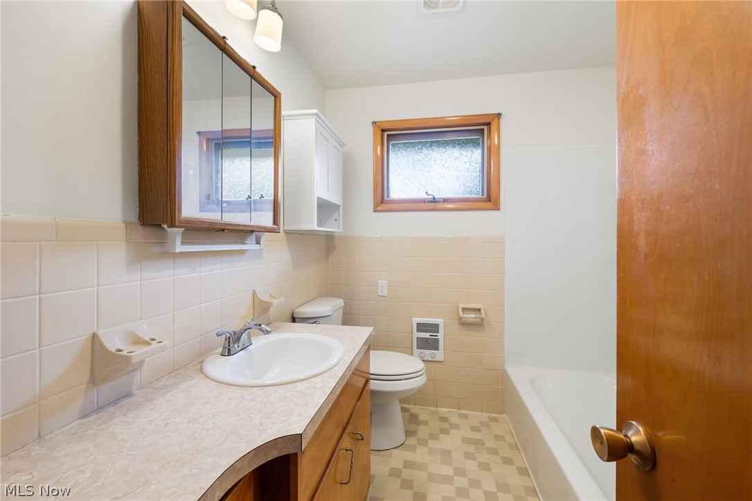 4325 Birchwood Avenue Louisville OH 44641