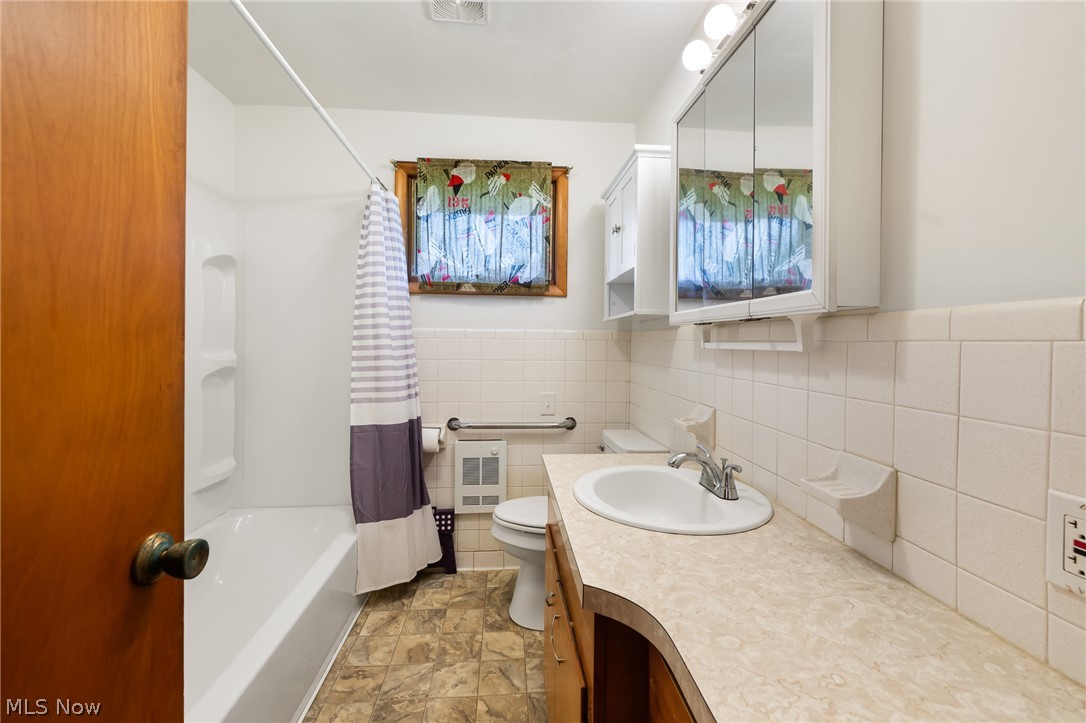 4325 Birchwood Avenue Louisville OH 44641