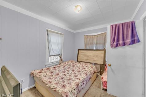 4304 Beta Avenue Newburgh Heights OH 44105