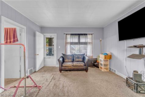 4304 Beta Avenue Newburgh Heights OH 44105