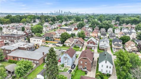 4304 Beta Avenue Newburgh Heights OH 44105