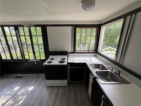1605 Ford Avenue Youngstown OH 44504