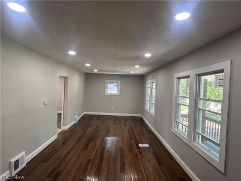 13704 Deise Avenue Cleveland OH 44110
