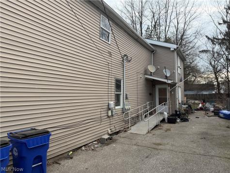 3289 W 61st Street Cleveland OH 44102