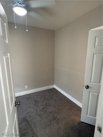 11824 Honeydale Avenue Cleveland OH 44120