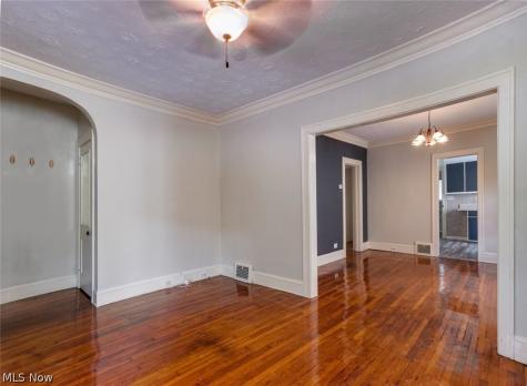 4392 W 47th Street Cleveland OH 44144