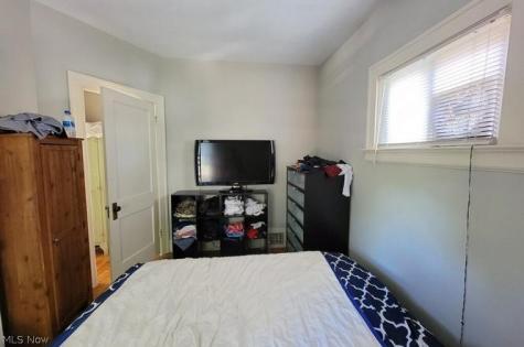 4392 W 47th Street Cleveland OH 44144