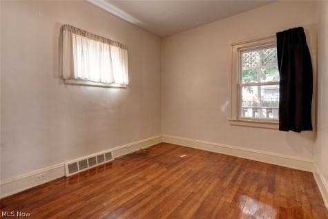 4392 W 47th Street Cleveland OH 44144