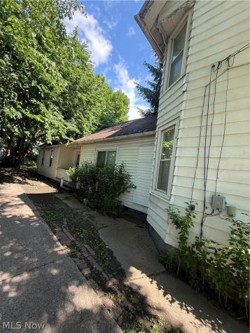 3437 E 69th Street Cleveland OH 44127
