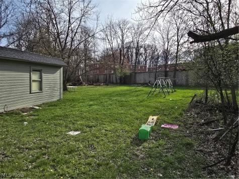 14512 Granger Road Maple Heights OH 44137