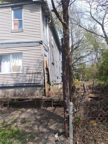 2621 E 111th Street Cleveland OH 44104
