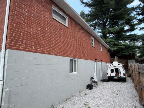 279-281 Cluster Avenue Akron OH 44305