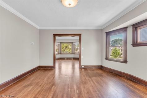 1631 Waterbury Road Lakewood OH 44107
