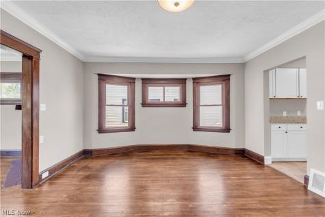 1631 Waterbury Road Lakewood OH 44107