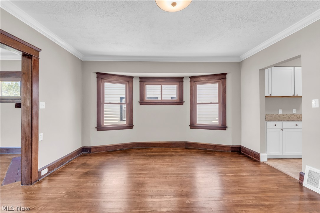 1631 Waterbury Road Lakewood OH 44107