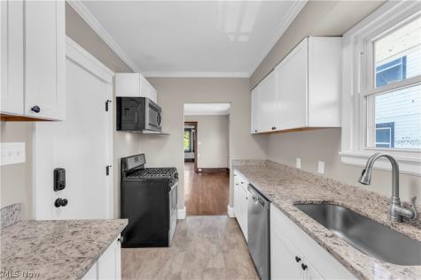 1631 Waterbury Road Lakewood OH 44107
