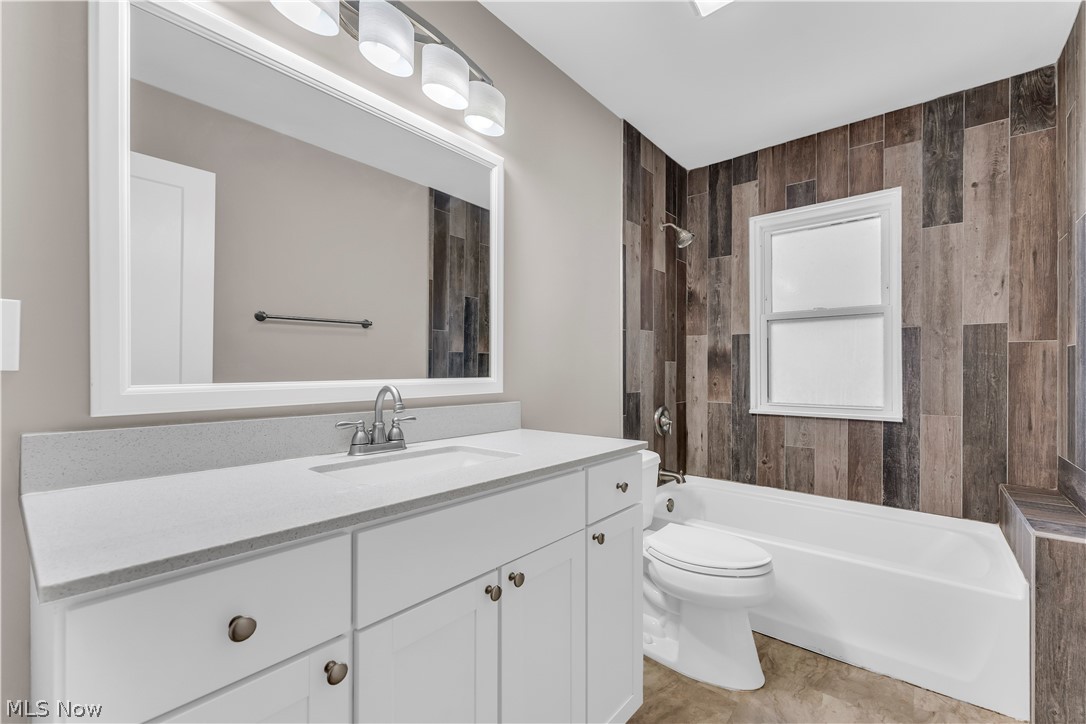 1631 Waterbury Road Lakewood OH 44107