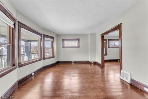 1631 Waterbury Road Lakewood OH 44107