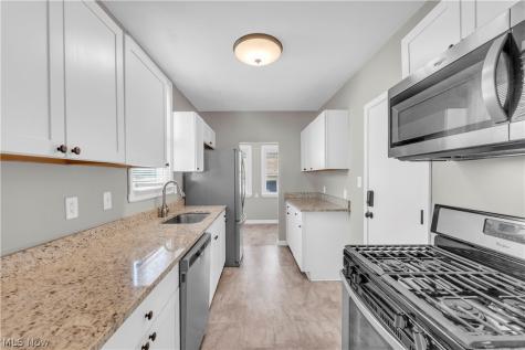 1631 Waterbury Road Lakewood OH 44107