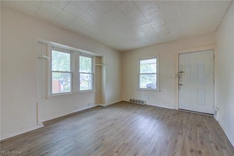 3295 W 56th Street Cleveland OH 44102