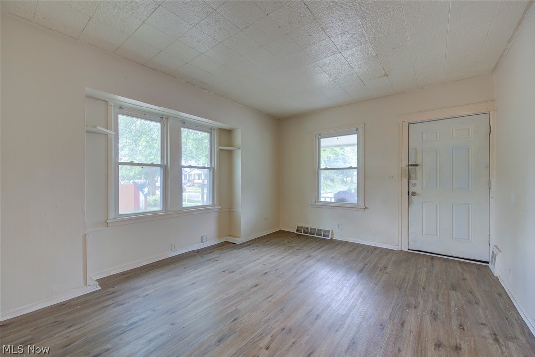 3295 W 56th Street Cleveland OH 44102
