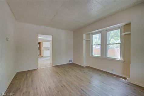 3295 W 56th Street Cleveland OH 44102