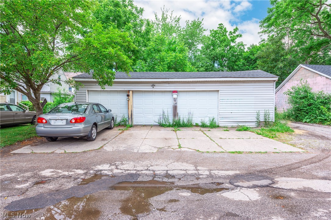 3295 W 56th Street Cleveland OH 44102