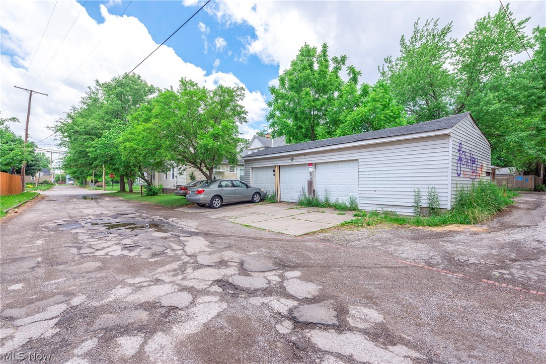 3295 W 56th Street Cleveland OH 44102