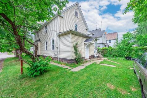 3295 W 56th Street Cleveland OH 44102