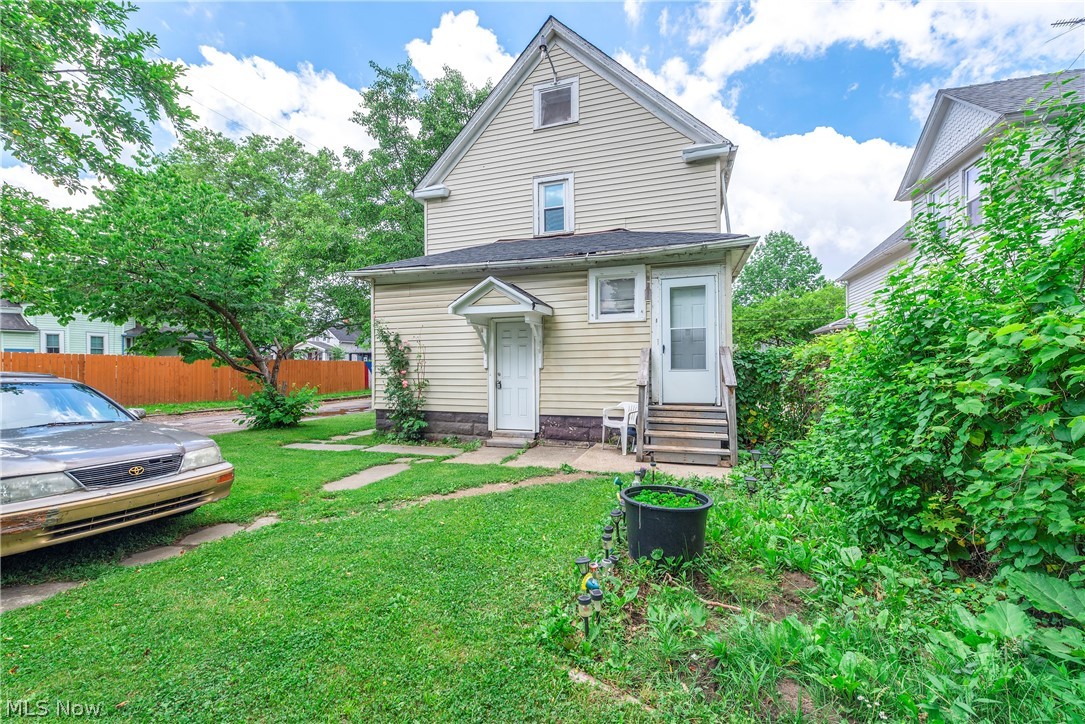 3295 W 56th Street Cleveland OH 44102
